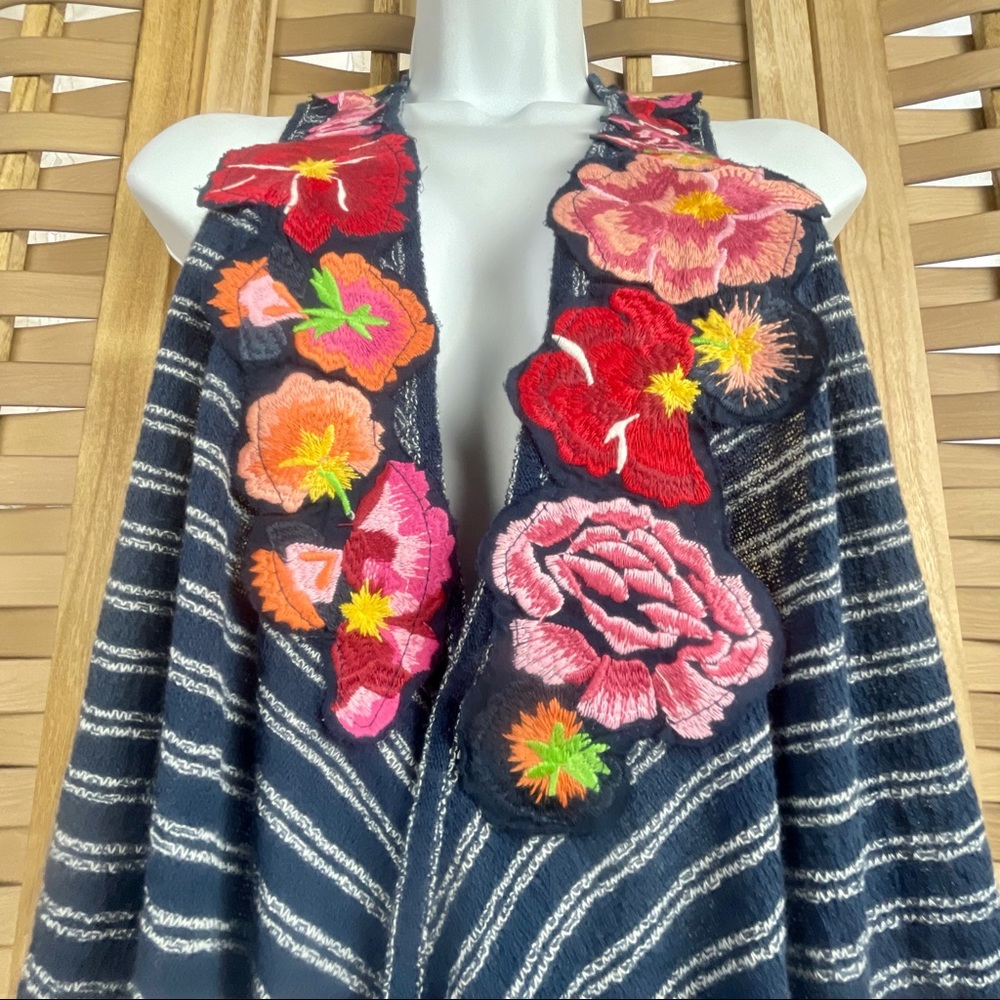 🏷 FREE PEOPLE Embroidered Patchwork V-Neck Vest Tank - Picture 5 of 7